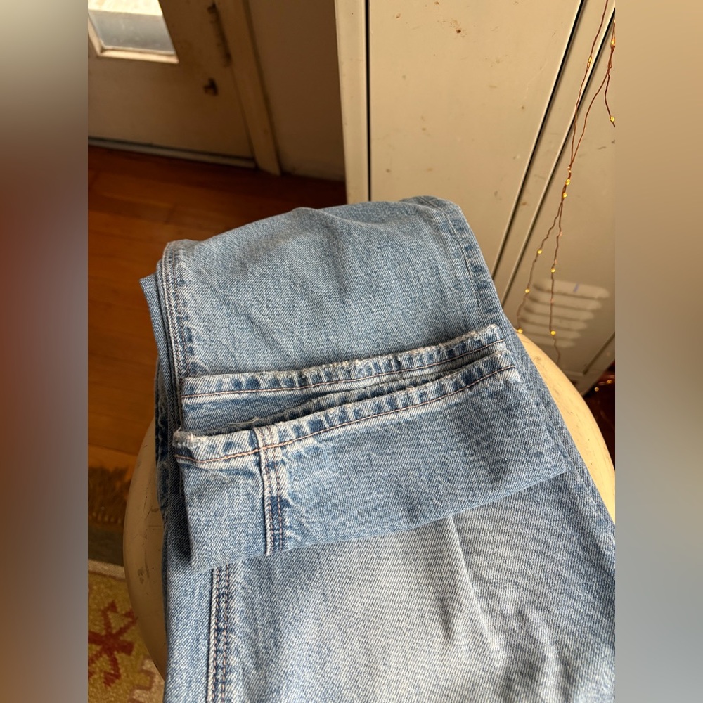 AE Strigid Low-Rise Ex-Boyfriend Jean - Picture 15 of 15